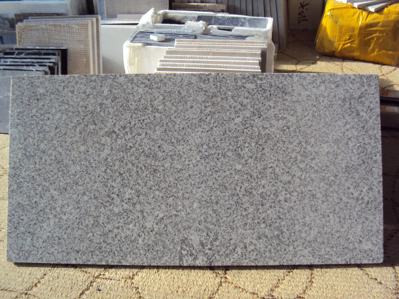 Natural Granite Tiles and Paving Stone for Indoor and Outdoo