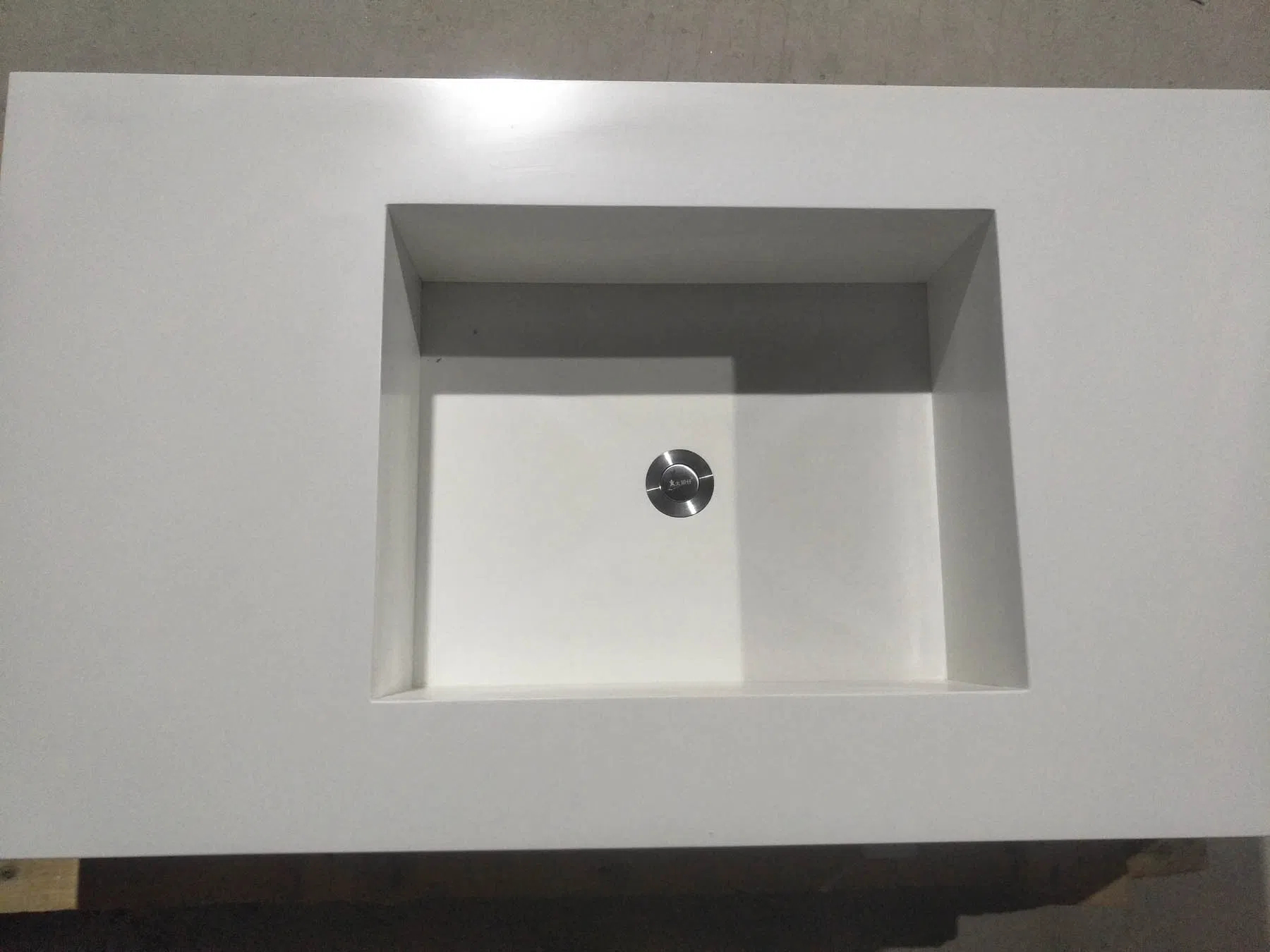 White Speckled Artificial Quartz Vanity Top with Custom Basin Cutout