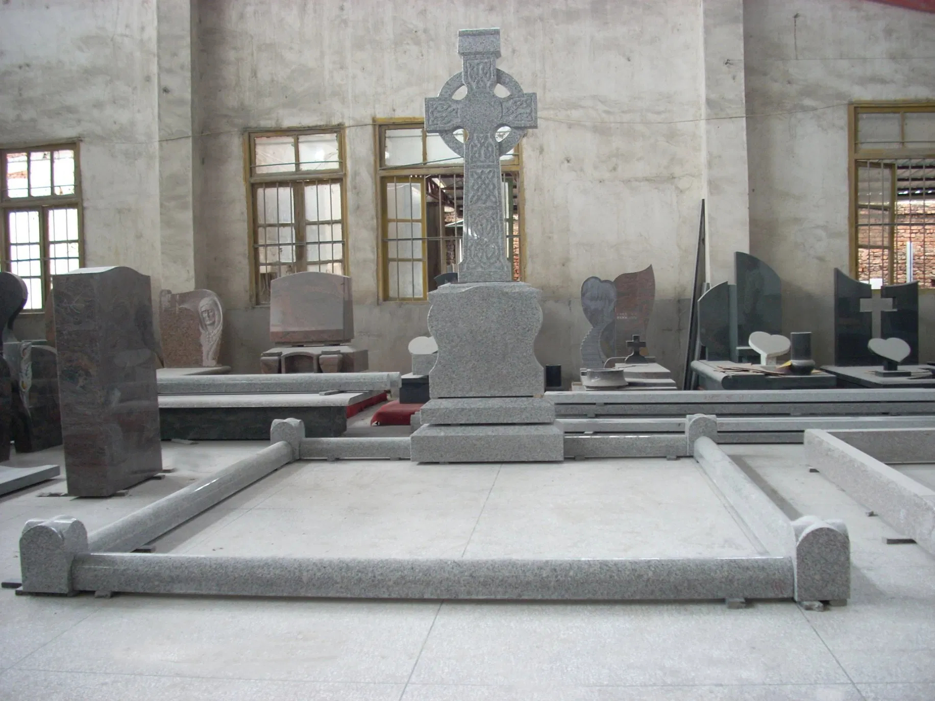 Irish Style Red Granite Full Grave Headstone
